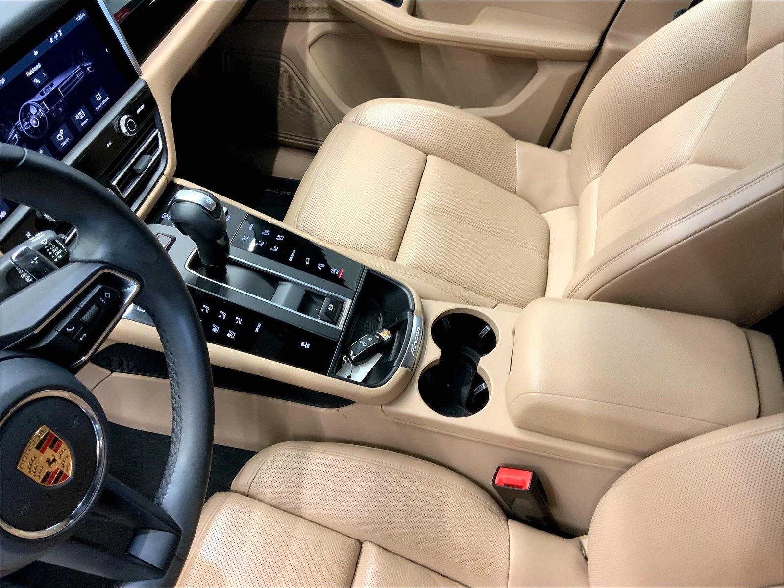 Certified 2023 Porsche Macan AWD/4WD image 18