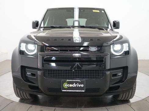 Used 2024 Land Rover Defender 110 X-Dynamic SE AWD/4WD image 2