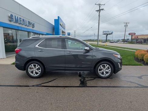 Used 2018 Chevrolet Equinox Premier AWD/4WD image 2