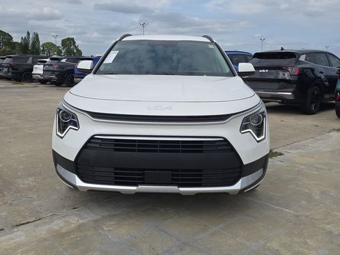 New 2026 Kia Niro EX FWD image 3