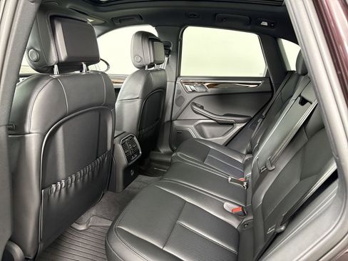 Certified 2024 Porsche Macan S AWD/4WD image 25