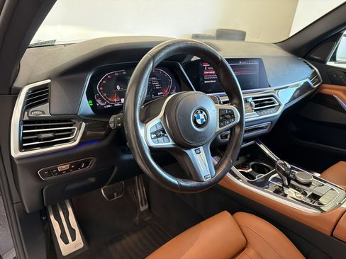 Used 2019 BMW X5 xDrive50i w/ M Sport Package AWD/4WD image 4