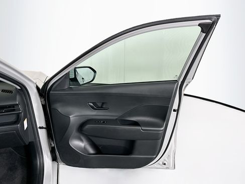 Used 2024 Hyundai Kona SE FWD image 31