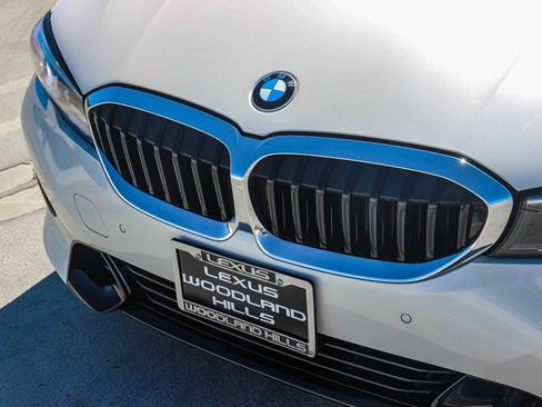 Used 2020 BMW 330i Sedan w/ Convenience Package RWD image 9