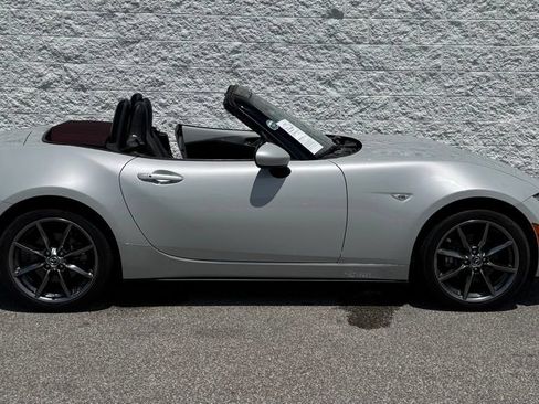 Used 2018 MAZDA MX-5 Miata Grand Touring RWD image 2