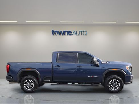 Used 2022 GMC Sierra 2500 AT4 w/ AT4 Preferred Package AWD/4WD image 8