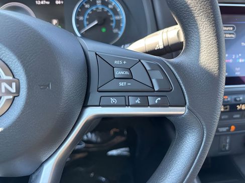 Used 2023 Nissan Leaf S image 14