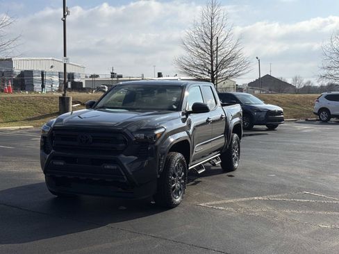 Used 2025 Toyota Tacoma SR5 image 8