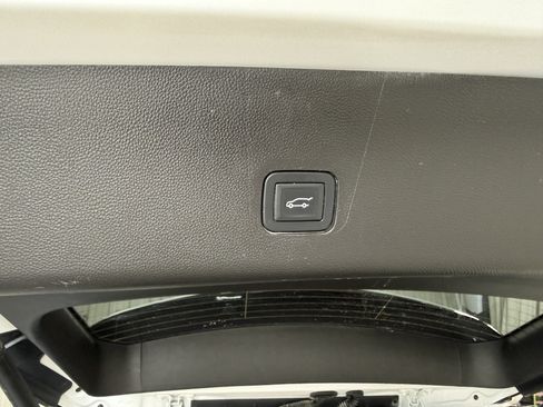 Used 2018 Chevrolet Traverse LT AWD/4WD image 6