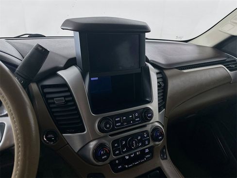 Used 2017 GMC Yukon SLT image 18
