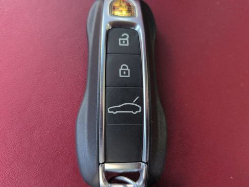 Used 2022 Porsche Panamera 4 Platinum Edition AWD/4WD image 32