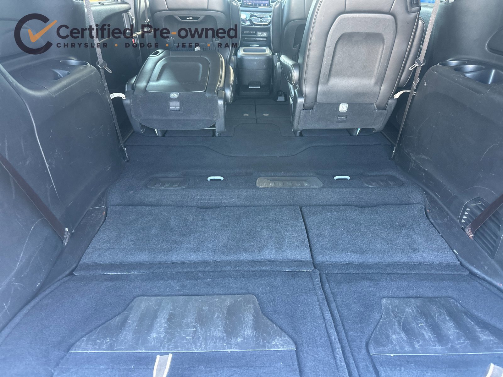 Used 2025 Chrysler Pacifica Select FWD image 17