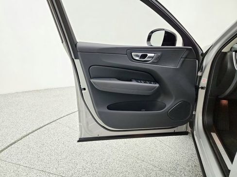 Certified 2025 Volvo XC60 B5 Plus AWD/4WD image 29