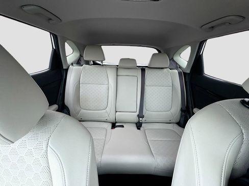 Used 2023 Kia Seltos EX image 24