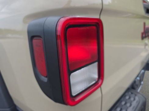 Used 2022 Jeep Gladiator Rubicon w/ Trailer Tow Package AWD/4WD image 34