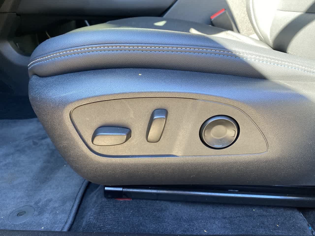 Used 2024 Chevrolet Equinox EV LT AWD/4WD image 14