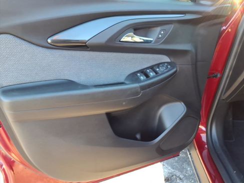 Used 2021 Chevrolet TrailBlazer LT image 23