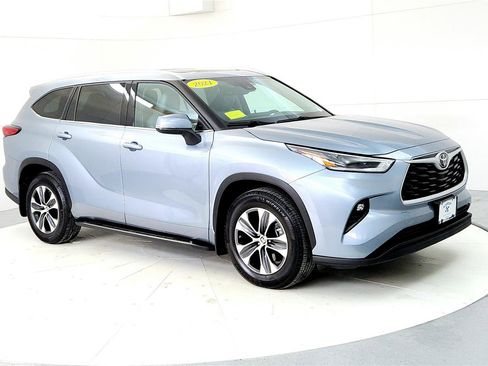 Certified 2021 Toyota Highlander XLE image 7