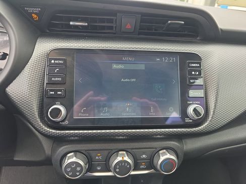 Used 2024 Nissan Kicks SV image 9