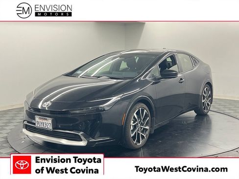 Used 2025 Toyota Prius Plug-In Hybrid FWD image 1