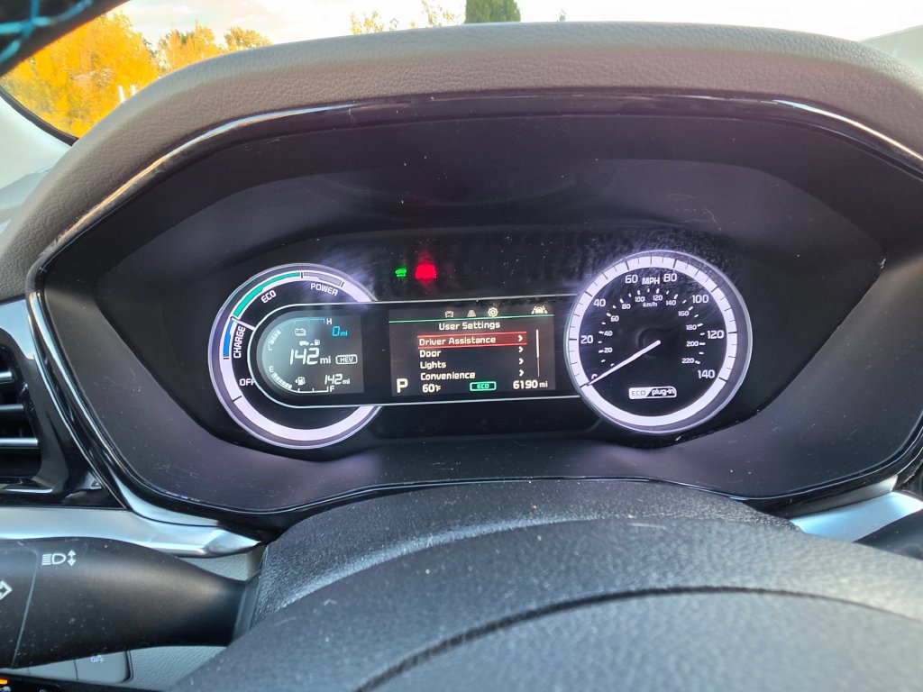 Used 2020 Kia Niro LXS FWD image 25