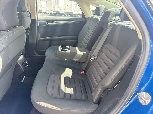 Used 2017 Ford Fusion SE w/ Fusion SE Technology Package FWD image 14