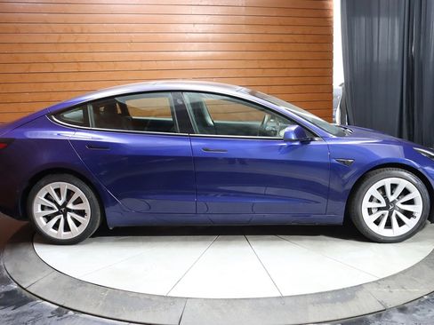 Used 2022 Tesla Model 3 image 18