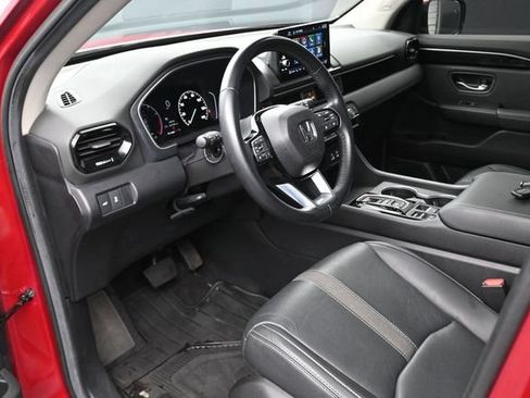 Used 2025 Honda Pilot Touring image 16