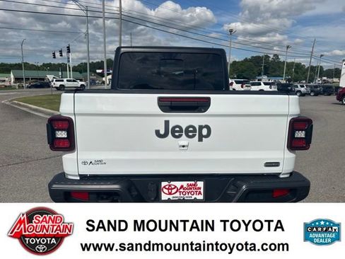 Used 2021 Jeep Gladiator Overland w/ Popular Equipment Package AWD/4WD image 4