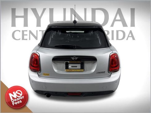 Used 2019 MINI Cooper 4-Door Hardtop image 5