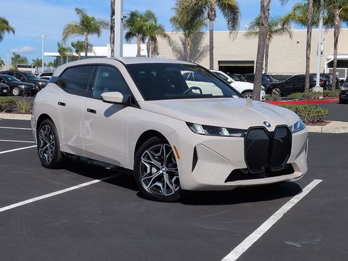 Used 2026 BMW iX xDrive45 image 2