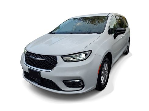 Used 2024 Chrysler Pacifica Touring-L FWD image 2