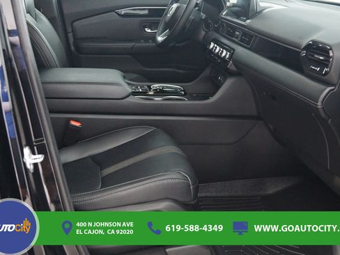 Used 2023 Honda Pilot Touring image 8