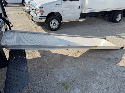 New 2026 Ford E-450 and Econoline 450 Super Duty w/ Power Equipment Group image 7