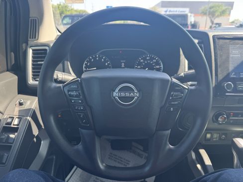 Used 2022 Nissan Frontier SV w/ Technology Package RWD image 8