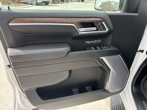 Used 2023 Chevrolet Silverado 1500 High Country image 21