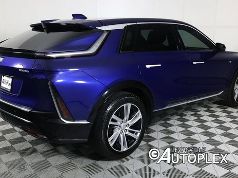 Used 2024 Cadillac Lyriq Tech w/ Driver Assist Package AWD/4WD image 5