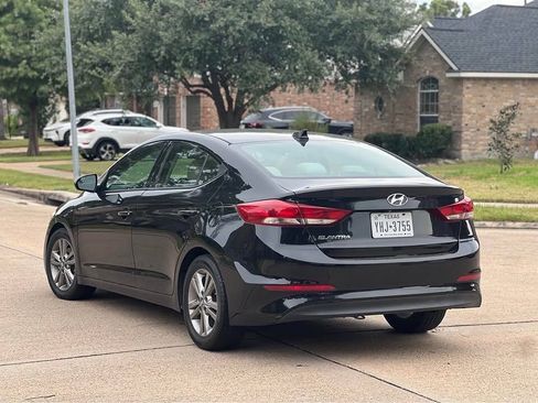 Used 2017 Hyundai Elantra SE FWD image 7