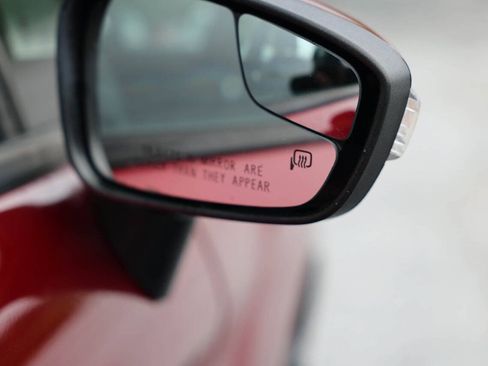 Used 2013 Ford Fiesta SE FWD image 32