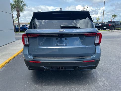 Used 2026 Ford Explorer ST-Line w/ ST-Line Street Pack RWD image 5