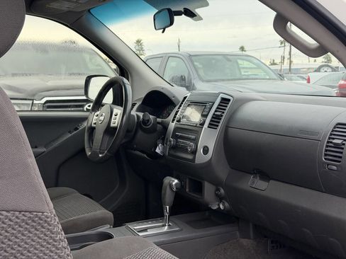 Used 2018 Nissan Frontier SV image 23