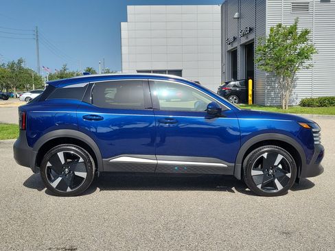 Certified 2025 Nissan Kicks SR FWD image 4