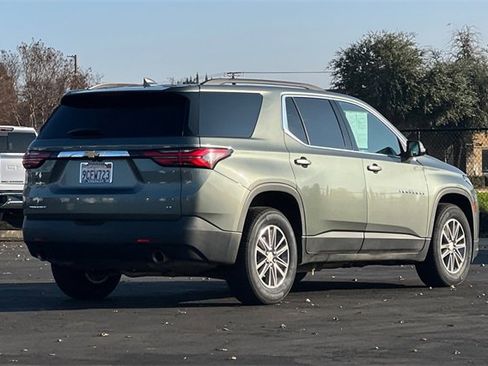 Used 2023 Chevrolet Traverse LT image 4