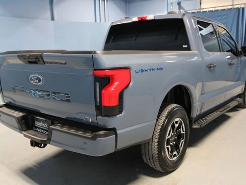 Used 2023 Ford F150 Lightning XLT image 36