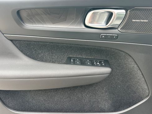 Certified 2023 Volvo XC40 Recharge Ultimate AWD/4WD image 11