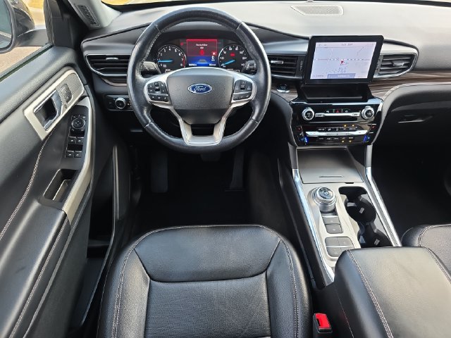 Used 2022 Ford Explorer Limited w/ Equipment Group 301A RWD image 13