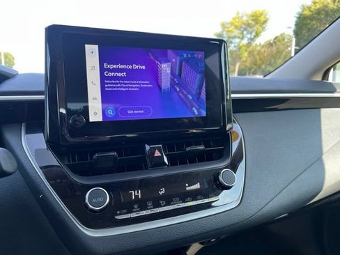 Used 2025 Toyota Corolla LE FWD image 23