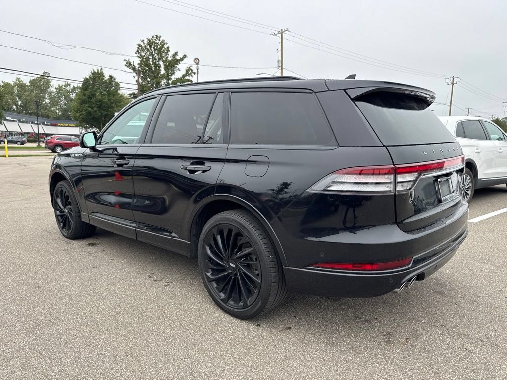 Used 2023 Lincoln Aviator Reserve w/ Equipment Group 201A AWD/4WD image 3