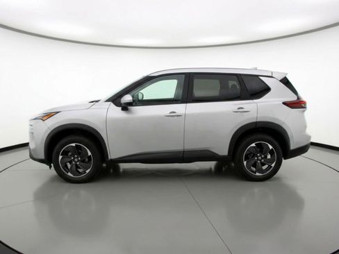 Used 2025 Nissan Rogue SV image 5