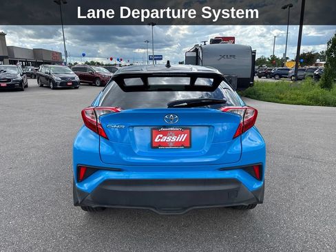 Used 2019 Toyota C-HR XLE FWD image 5